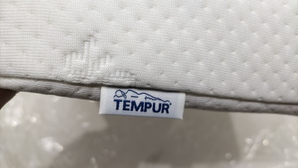 ■TEMPUR Original Pillow テンピュール オリジナルピロー 低反発枕 ホワイト Mサイズ 50×31×10 睡眠 取説付 未使用品■Y_画像4