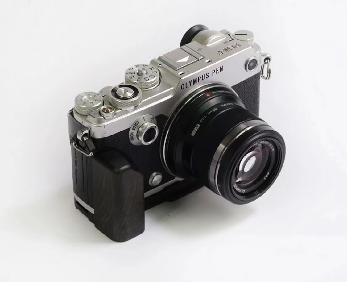 新品 OLYMPUS PEN-F用 ハンドグリップ (黒檀/アルミニウム 新品 OLYMPUS PEN-F用 ハンドグリップ (黒檀/アルミニウム