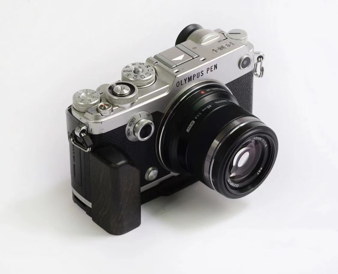 新品 OLYMPUS PEN-F用 ハンドグリップ （黒檀/アルミニウム)