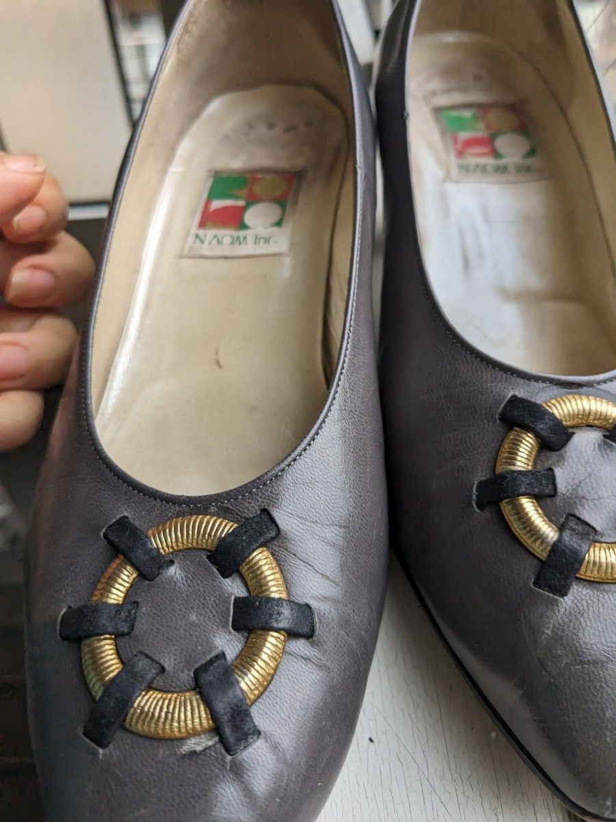 23　美品 レトロ パンプス アーモンドトゥ ビンテージ ローヒール　ビジュー　革靴　90年代　80年代　日本製