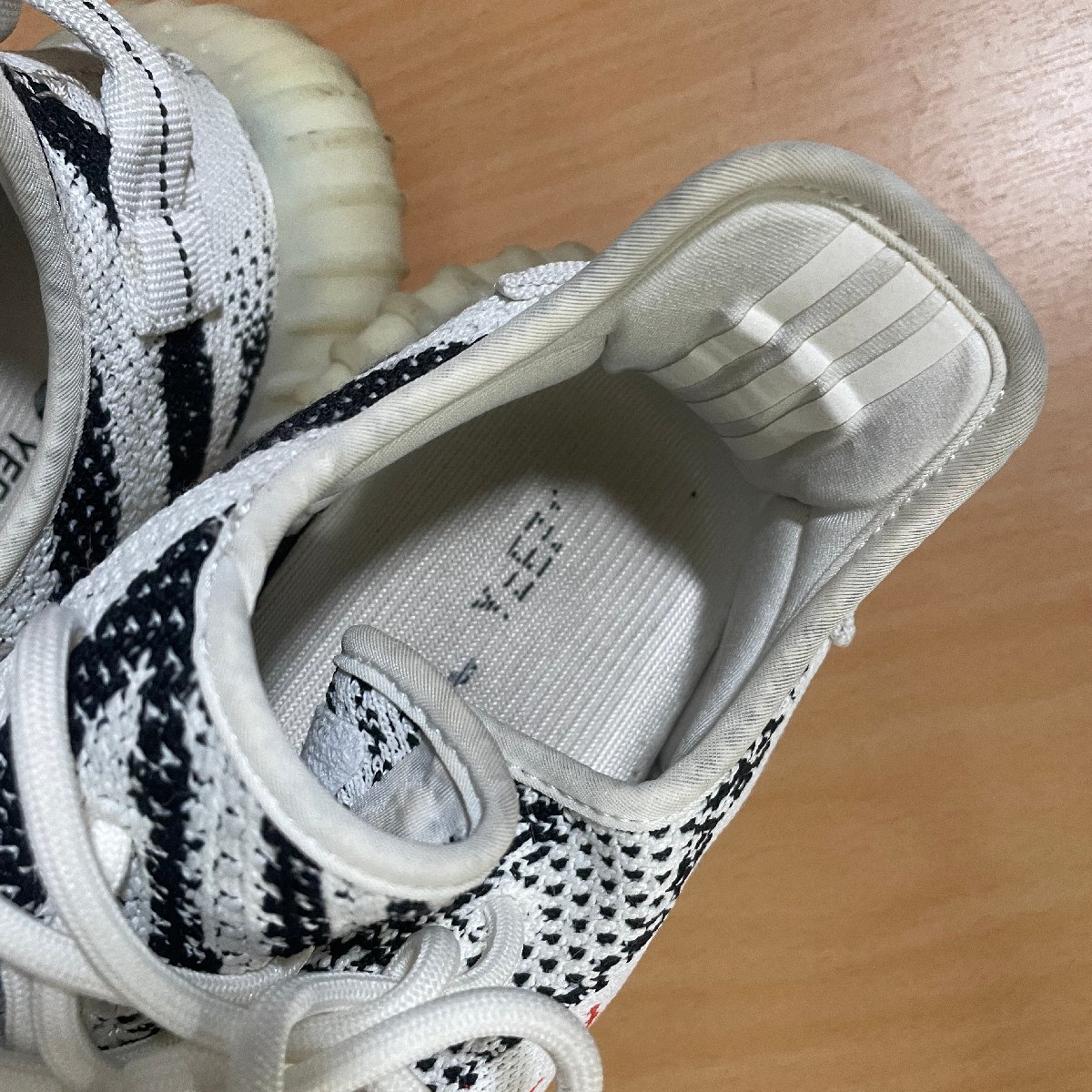 ω美品【アディダス Adidas Yeezy Boost 350 V2 イージーブースト ZEBRA ゼブラ CP9654 メンズ スニーカー ホワイト 靴 28.0cm】KH11045_画像10