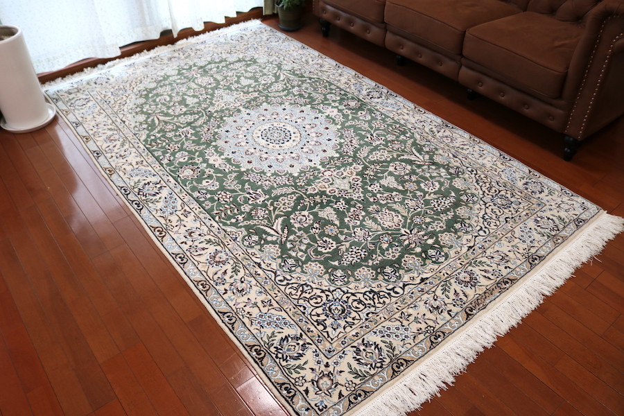 ペルシャ絨毯 ナイン産 ヘイダリ工房 247×151 ウール シルク ペルシャ絨毯 ナイン産 ヘイダリ工房 247×151 ウール シルク