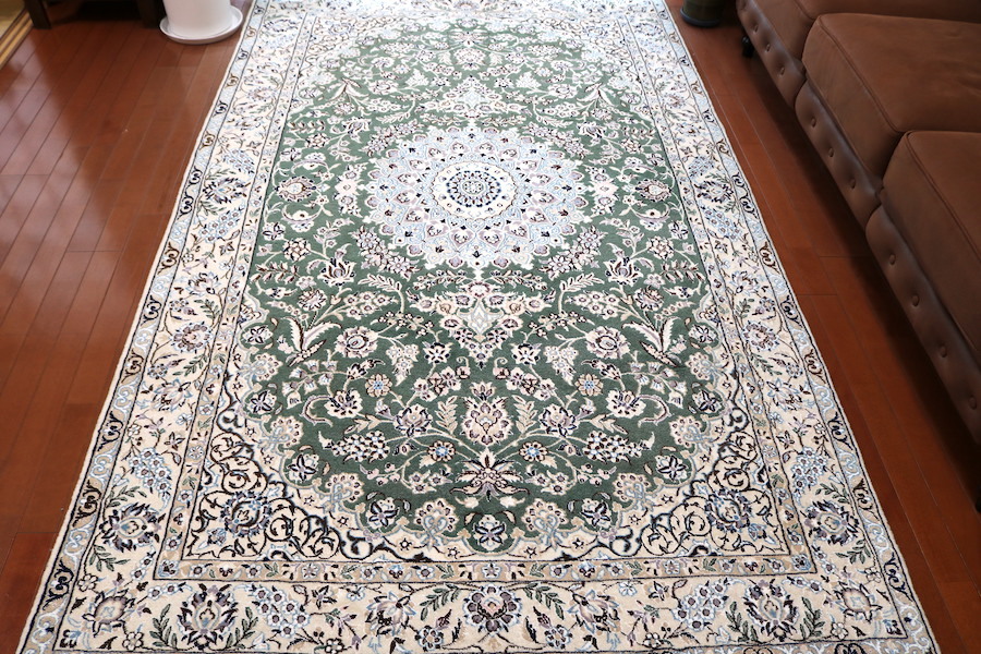 ペルシャ絨毯 ナイン産 ヘイダリ工房 247×151 ウール シルク ペルシャ絨毯 ナイン産 ヘイダリ工房 247×151 ウール シルク
