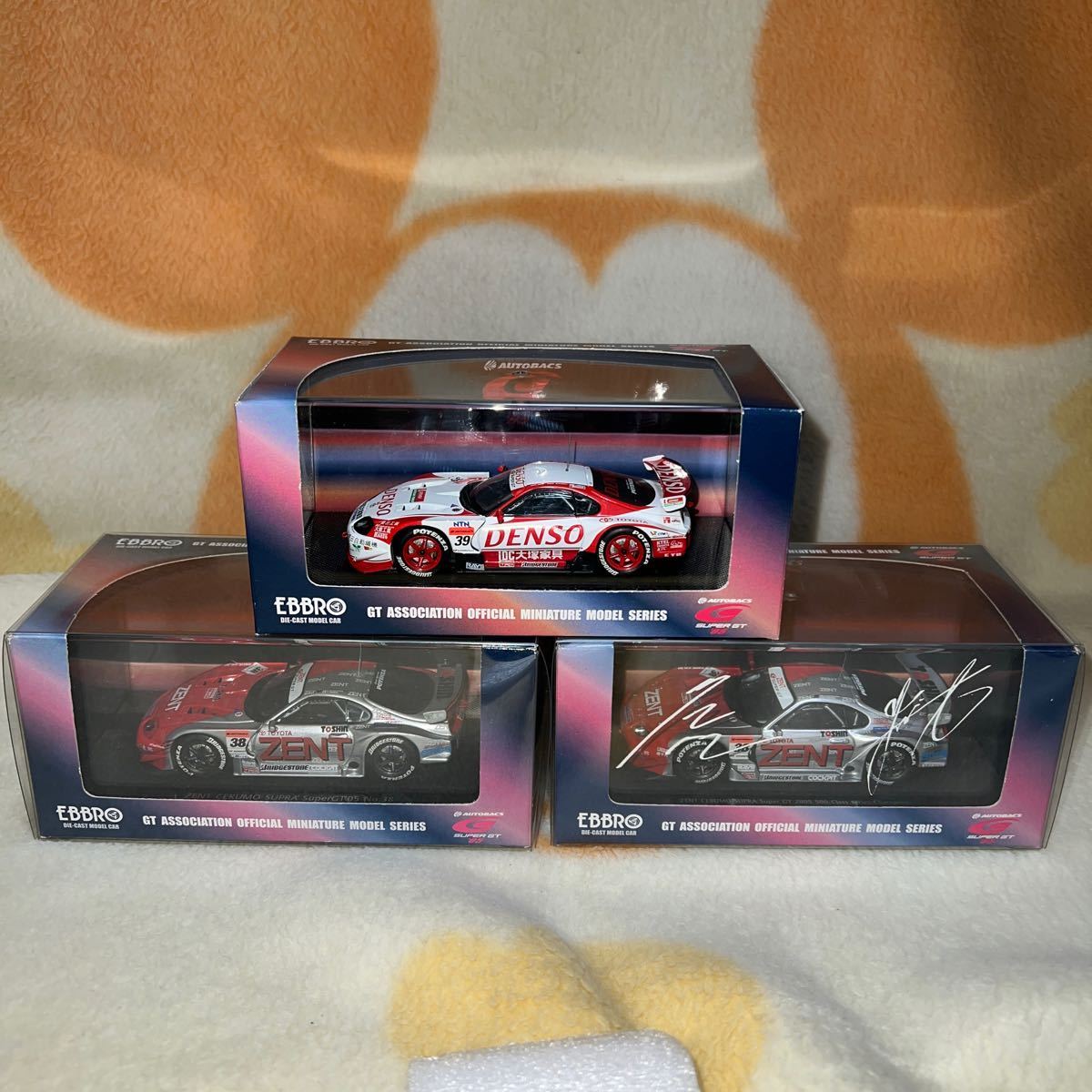 エブロ 1/43 SUPERGT2005 ZENT CERUMO CHAMPION SUPRA 3台セットの画像1