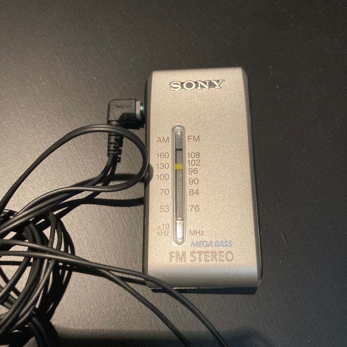 ★SONY SRF-S86 ソニー 美品 受信確認済 完動品 ワイドFM AM FM ポケットラジオ ライターサイズ 通勤 出張 防災 旅行 ジョギング 登山 競馬_画像2