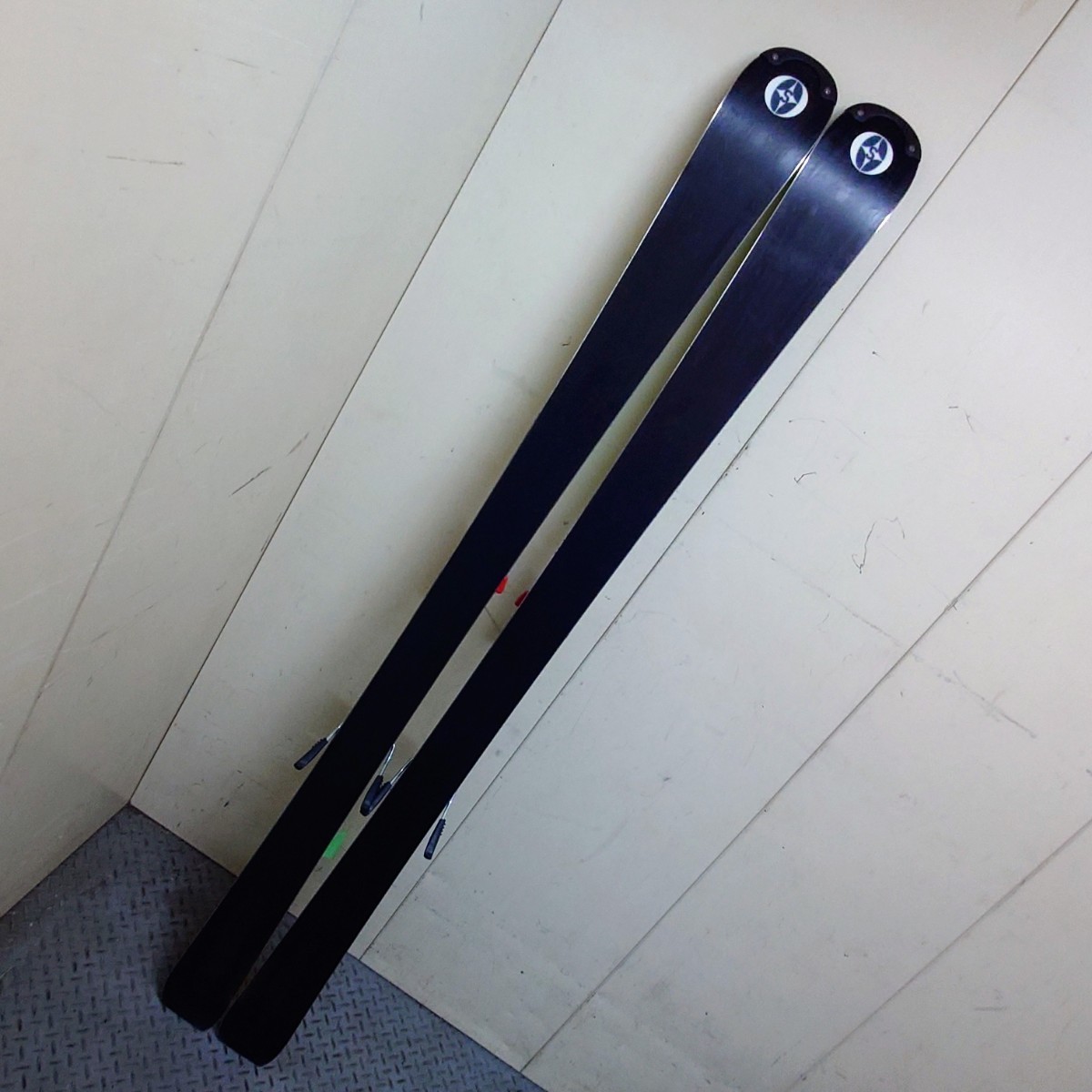 AIゼf◆01 OGASAKA Unity AS-2 160cm スキー板 ビンディング付き オガサカ スキー 中古品 グリーン系 期間限定カラー_画像5