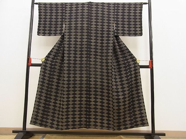 平和屋野田店■上質な小紋　吉祥菱文　黒地　逸品　n-ne2875_画像1