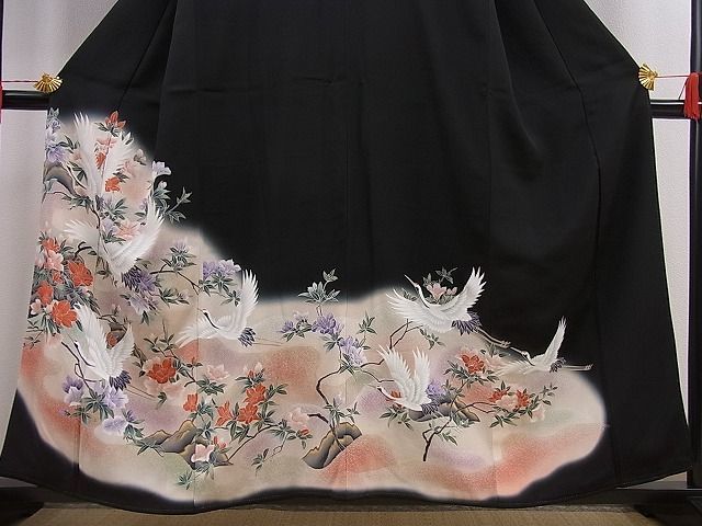 平和屋野田店■豪華黒留袖　飛鶴枝花文　暈し染め　金彩　逸品　n-pk4687_画像3