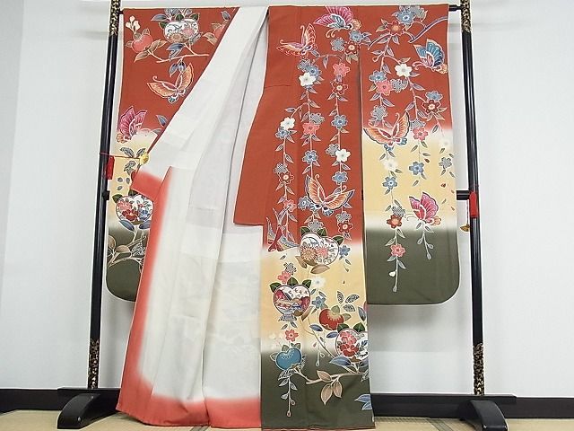 平和屋-こころ店■豪華振袖　紅型　枝橘に舞蝶　飛鳥　暈し染め　着丈158cm　裄丈68cm　正絹　逸品　A-cs6650_画像2