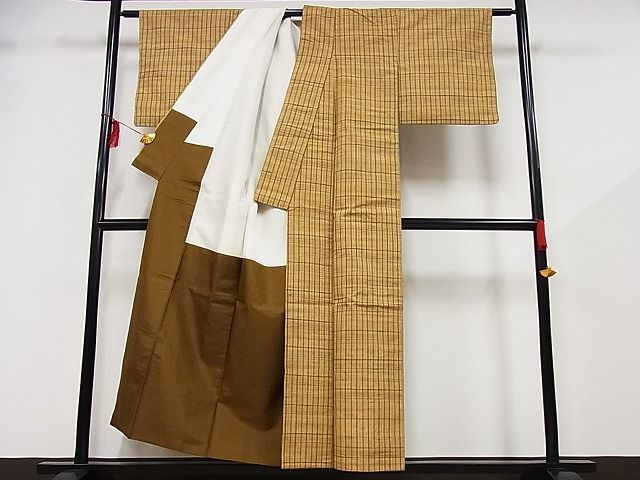 平和屋-こころ店■上質な紬　格子　着丈150.5cm　裄丈62.5cm　正絹　逸品　B-ph9341_画像3