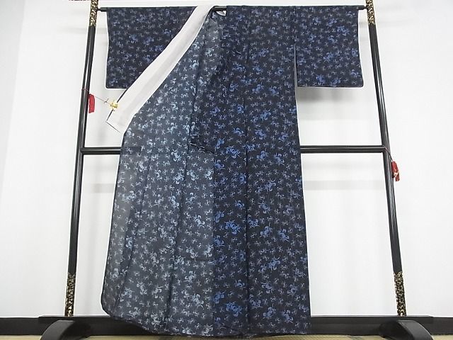 平和屋-こころ店■極上　夏物　小紋　絽　本藍　型染め　蟹　黒地　着丈159cm　裄丈64cm　正絹　逸品　未使用　3kk3997_画像3