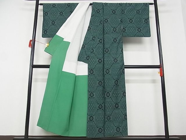 平和屋-こころ店■本場琉球絣　変わり菱文　反端付き　着丈149.5cm　裄丈64.5cm　正絹　逸品　1B-wt1456_画像3