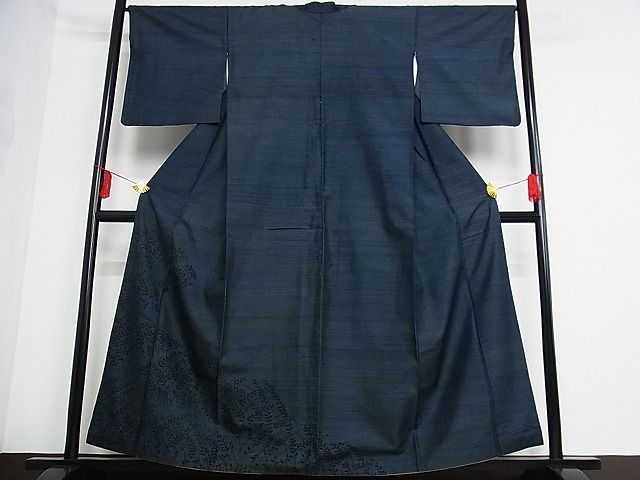 平和屋-こころ店■上質な紬　枝葉文　着丈156cm　裄丈66cm　正絹　逸品　B-oa8142_画像1