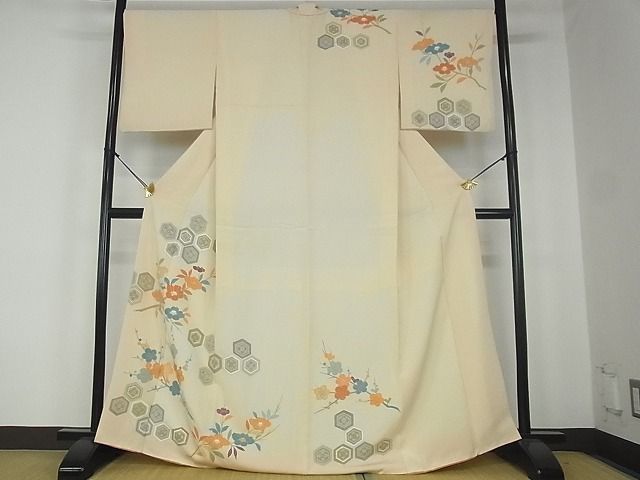 平和屋川間店■訪問着　駒刺繍　吉祥花文　暈し染め　金彩　逸品　mz1016_画像2