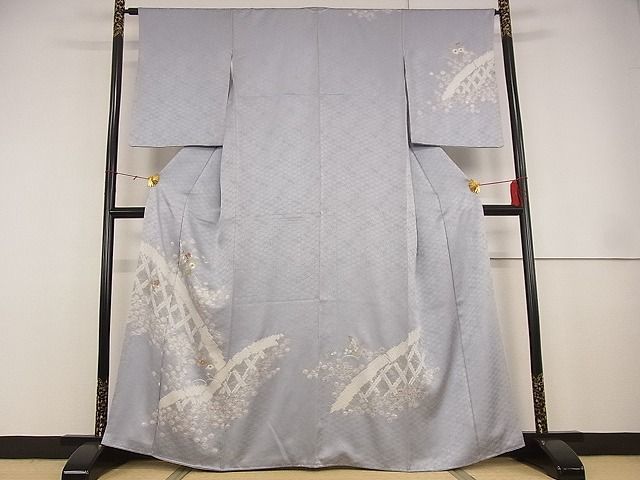 平和屋川間店■訪問着　絞り　刺繍　草花文　金彩　着丈161.5cm　裄丈64cm　正絹　逸品　A-wj3903_画像1