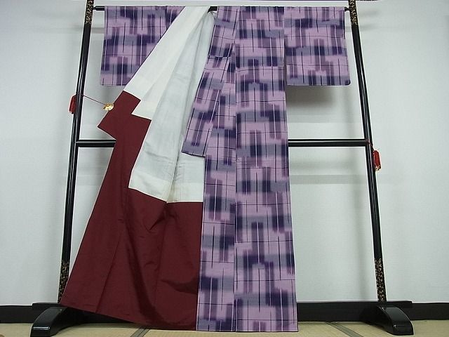 平和屋川間店■上質な紬　短冊文　着丈162.5cm　裄丈63.5cm　正絹　逸品　未使用 A-ja3467_画像2