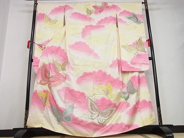 平和屋川間店■豪華振袖　駒刺繍　雲重ね舞蝶文　金銀彩　着丈161cm　裄丈65cm　正絹　逸品　A-ja3426_画像1