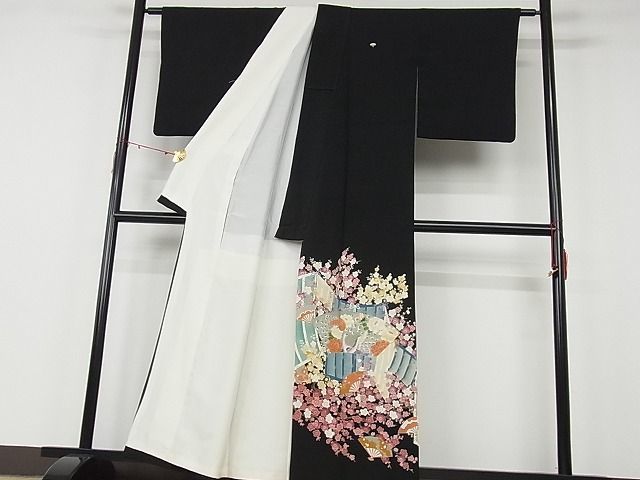 平和屋川間店■豪華黒留袖　作家物　地紙扇面花鳥文　着丈157.5cm　裄丈64cm　正絹　逸品　B-sa4276_画像2