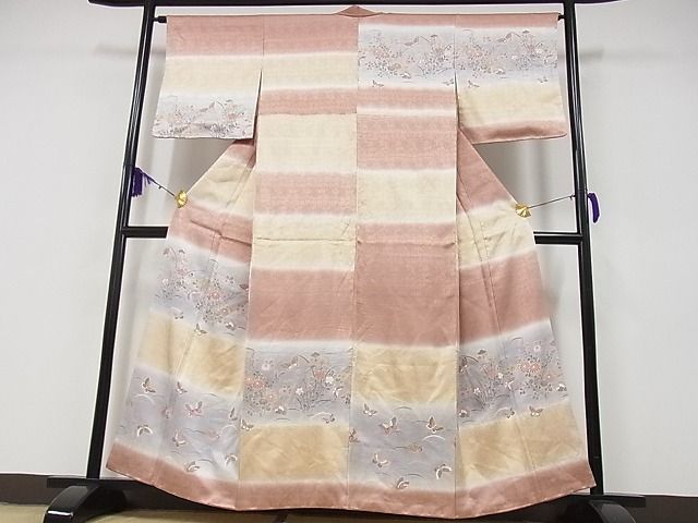 平和屋川間店■訪問着　舞蝶花文　金彩　着丈157.5cm　裄丈63.5cm　正絹　逸品　B-sa4313_画像1