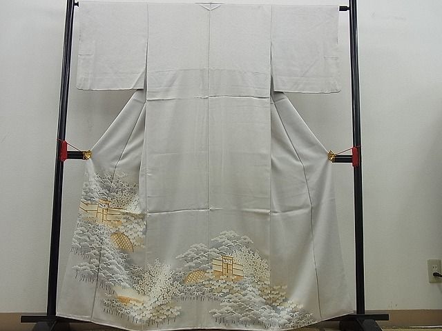 平和屋野田店■豪華色留袖　駒刺繍　籬草花文　金彩　逸品　n-cw0831_画像1