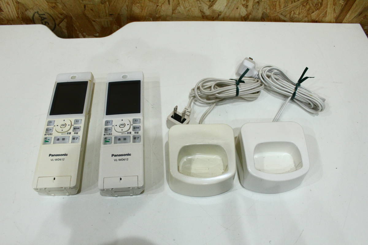 SH01147　Panasonic　VL-WD612　×2個　ドアホン　ワイヤレスモニター子機　通電確認済　動作未確認　現状品_画像3