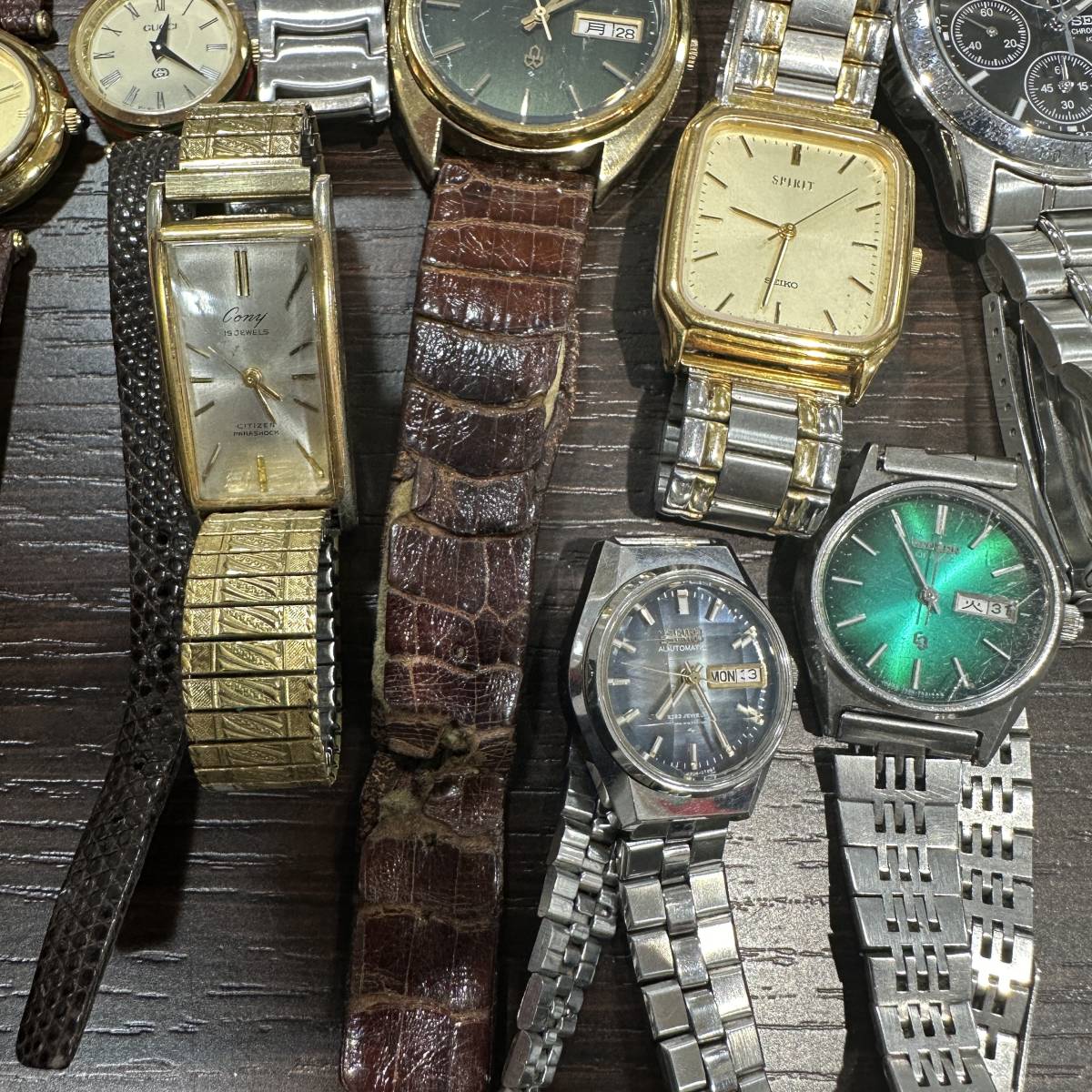 #3227A　ブランド時計まとめ　SEIKO　GUCCI　CK　GIVENCHY　スマートウォッチ　LONGINES　置き時計　動作未確認　大量　ハイブランド_画像5