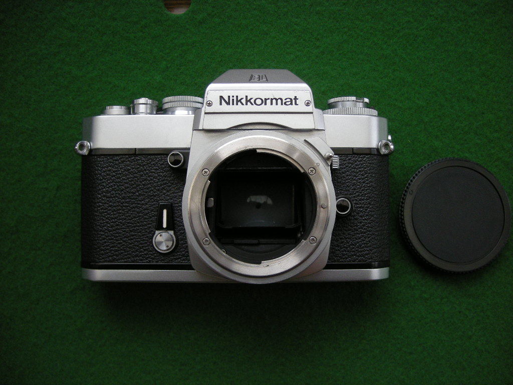 ■Nikkormat　ＥＬ■ニッコールマット　EL■現状品 中古■ 海外仕様　ニコンフィルムカメラ一眼レフ_モルトの交換が必要です