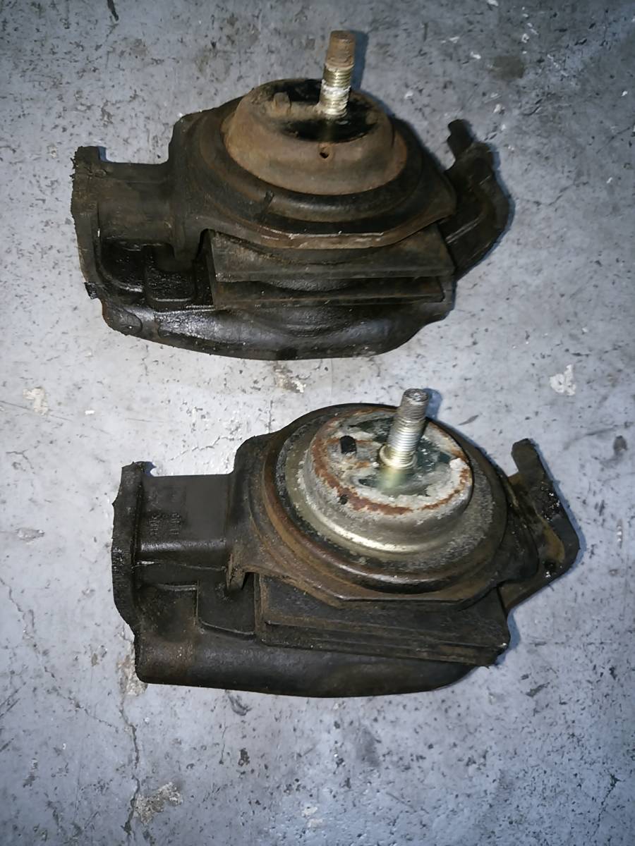 S15シルビア　純正エンジンマウント　左右セット　　　S14 S13 180ｓｘ　SR20_画像2
