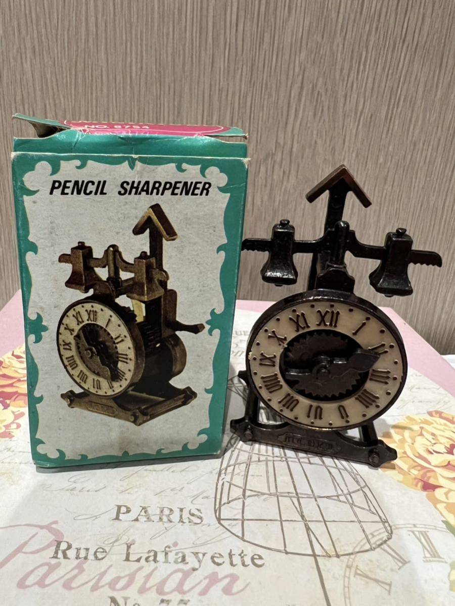  die-cast miniature pen sill sharpener box attaching antique DIE-CAST pencil sharpener retro clock clock