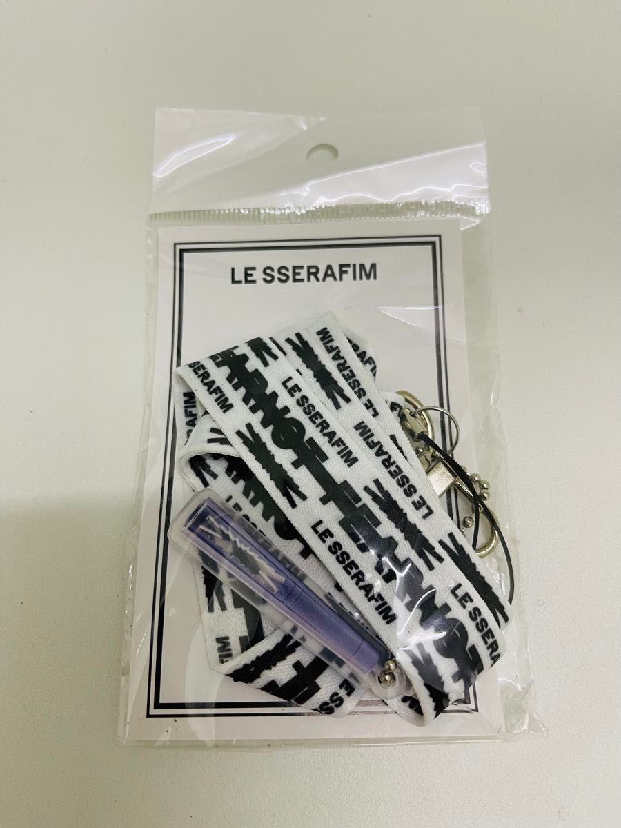 未使用】LE SSERAFIM ペンライト ストラップネックストラップ 未使用】LE SSERAFIM ペンライト ストラップネックストラップ