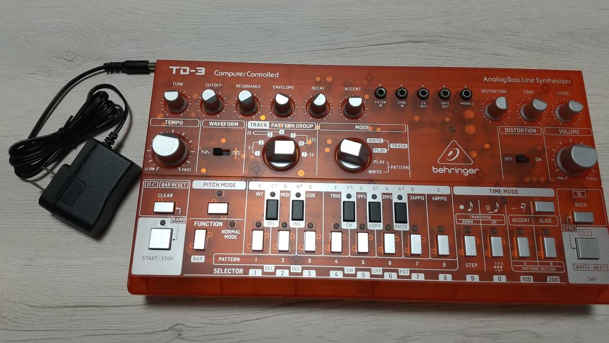 Behringer ベリンガー アナログベースラインシンセサイザー TD-3-TG_画像1