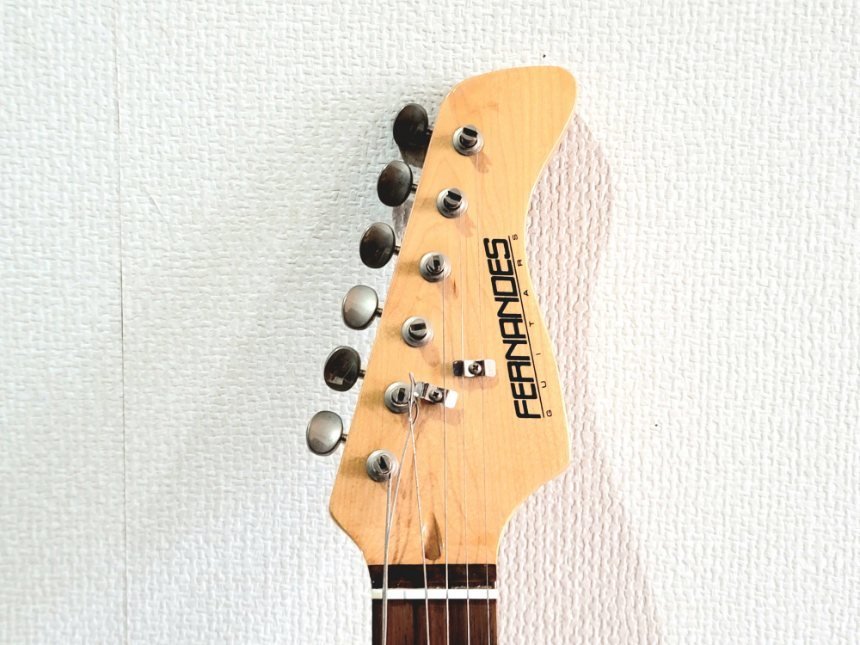 FERNANDES フェルナンデス ストラトキャスター エレキギター エレクトリックギター FG09032986 練習 演奏 弦楽器 楽器 収納バッグ付_画像4