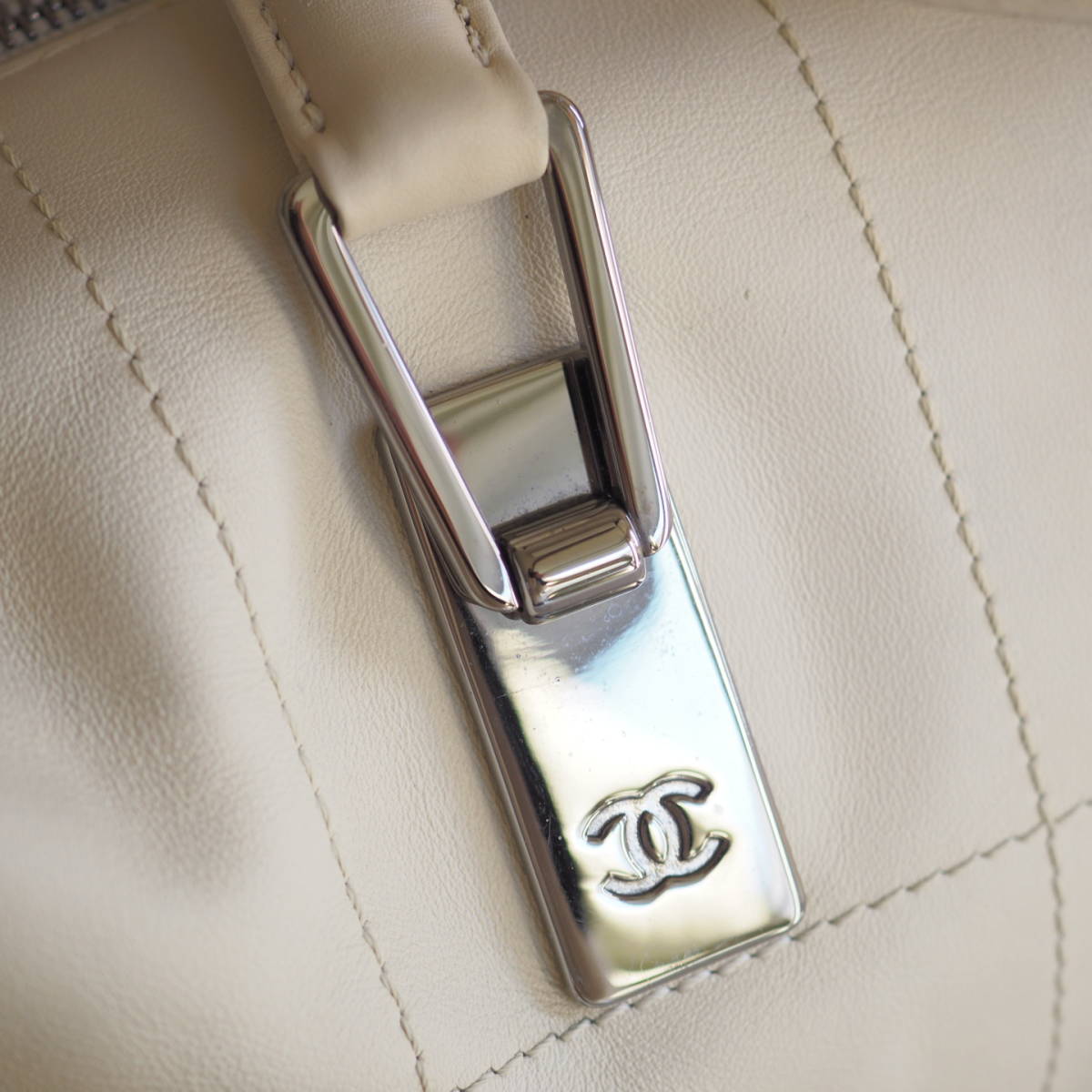 廃盤希少★ シャネル CHANEL チョコバー ボストン ハンドバッグ ホワイトレザー / ブランド メンズ レディース◆ 廃盤希少★ シャネル CHANEL チョコバー ボストン ハンドバッグ ホワイトレザー / ブランド メンズ レディース◆