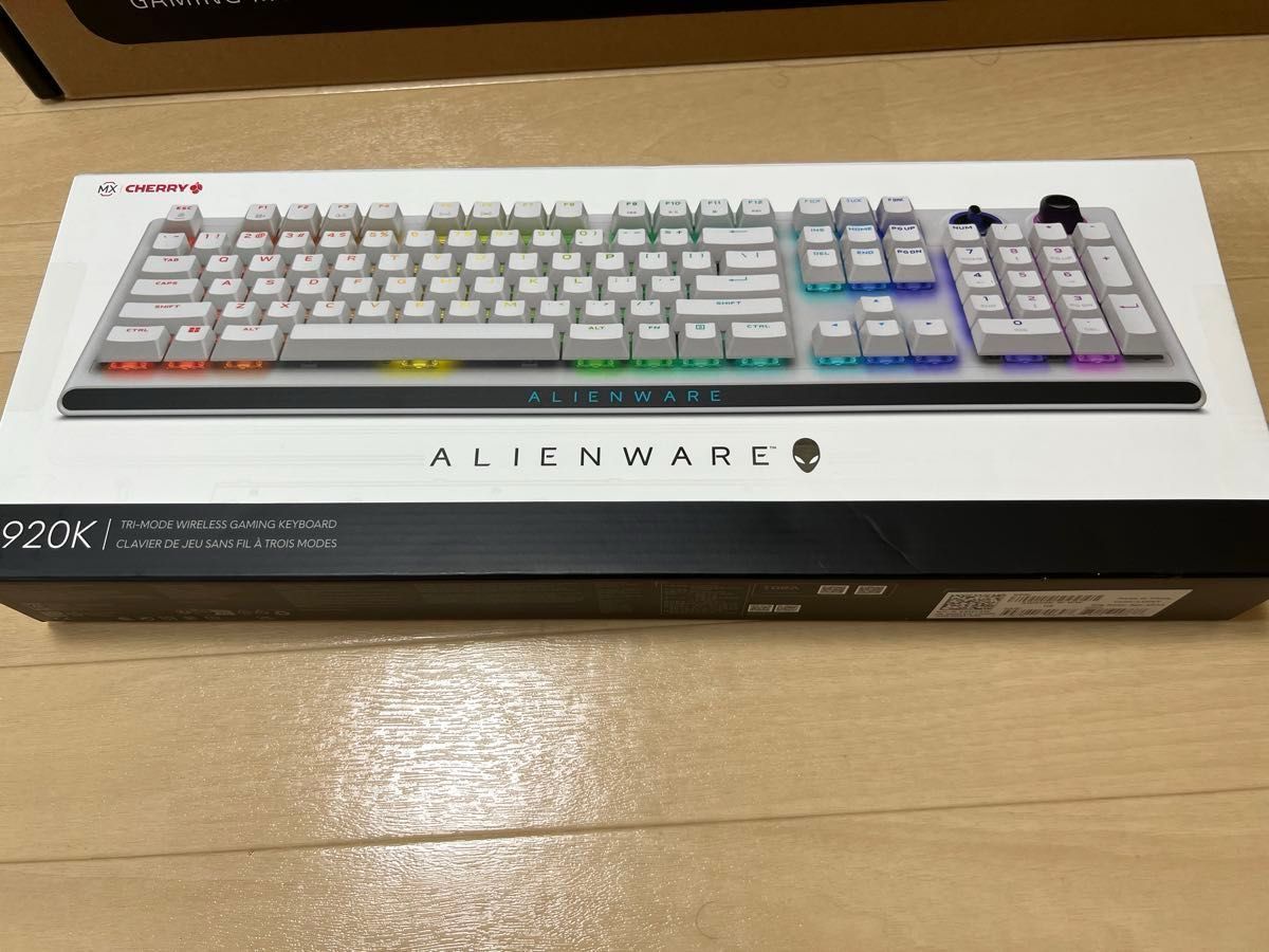 ALIENWARE TRI-MODEワイヤレス ゲーミング キーボード - AW920K ALIENWARE TRI-MODEワイヤレス ゲーミング キーボード - AW920K