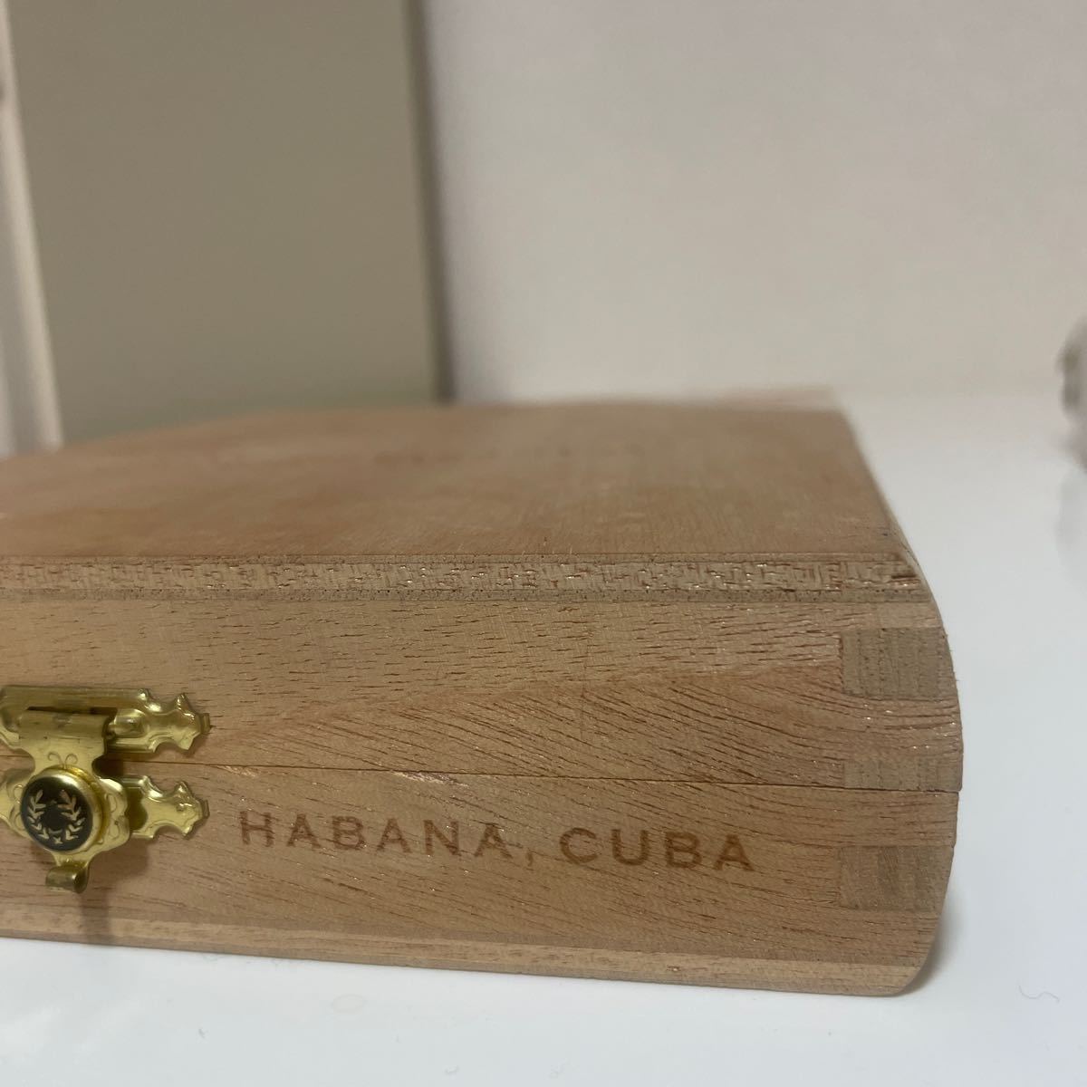 COHIBA 木箱 シガーボックス 珍しい葉巻の空箱 HABANA CUBA 小物入れに ヒュミドール_画像6