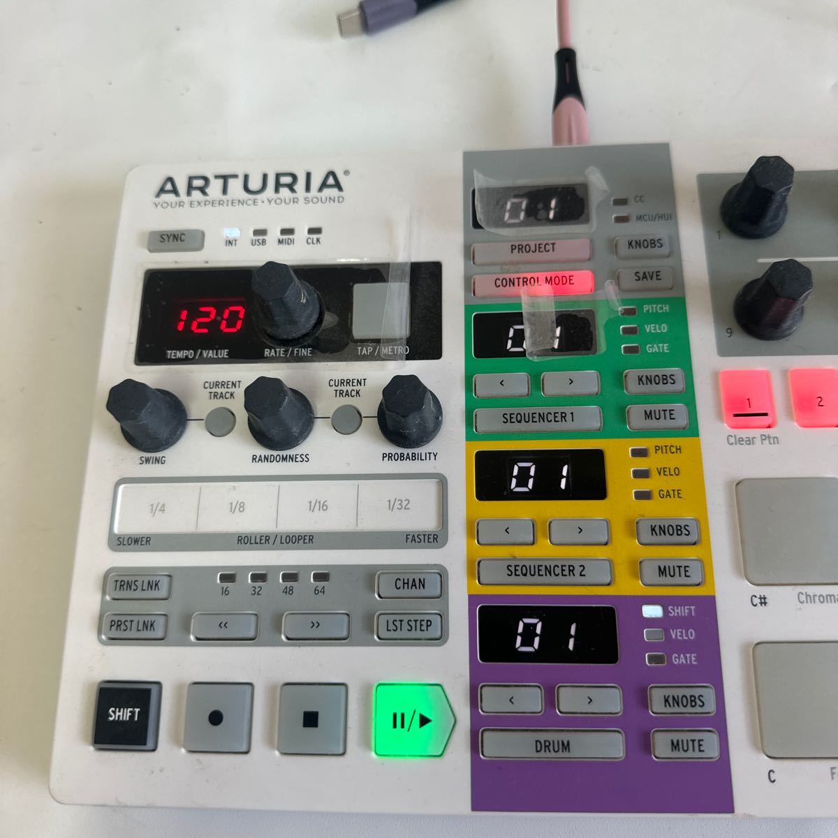 【通電確認済み】 ARTURIA BEATSTEP PRO アートリア 音響機器 シーケンサー MIDIコントローラー　_画像7