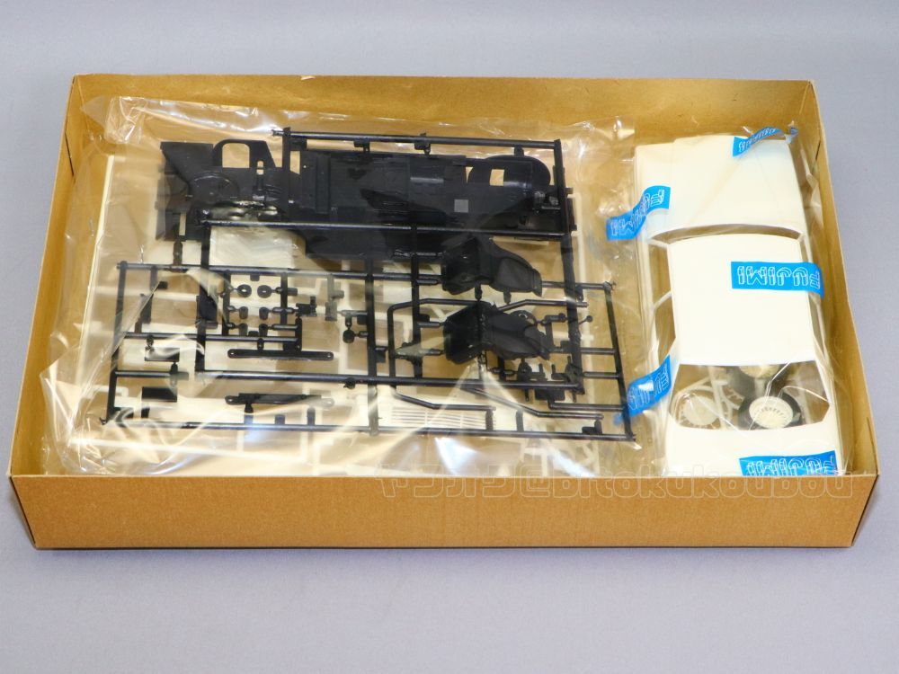 フジミ】1/24 トヨタ クラウン 2.8 ロイヤルサルーン 鬼クラ フジミ】1/24 トヨタ クラウン 2.8 ロイヤルサルーン 鬼クラ