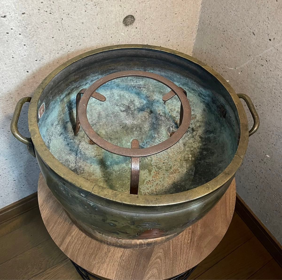 真鍮製 火鉢】火箸 灰ならし2本 五徳 台座 セット アンティーク 真鍮製 火鉢】火箸 灰ならし2本 五徳 台座 セット アンティーク
