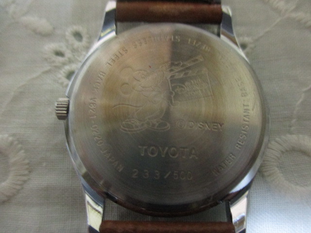 1990 годы Disney магазин ограничение открытие часы наручные часы Mickey Mouse . Minnie Mouse TOYOTA не использовался 