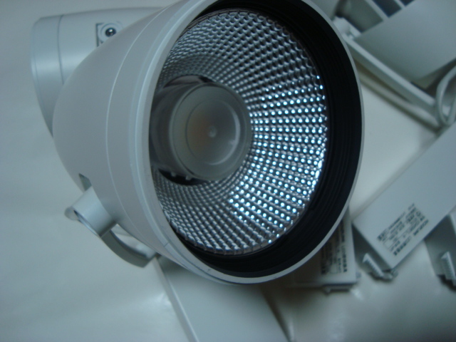 KOIZUMI中古LED照明器具XS45961L-A　４台