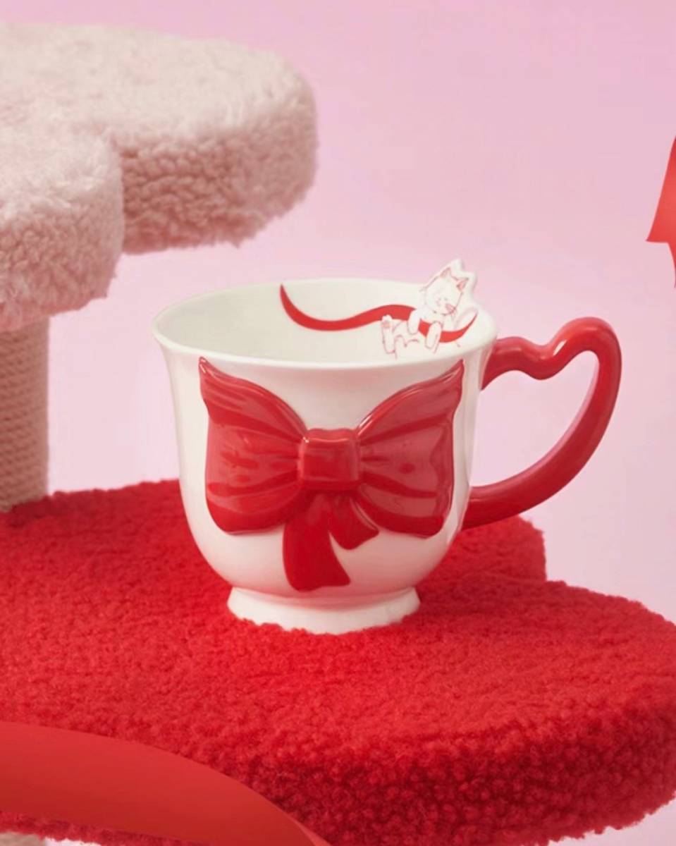 スターバックス　スタバ　中国海外　2024バレンタイン　Valentine　リボン猫のマグカップ_画像1