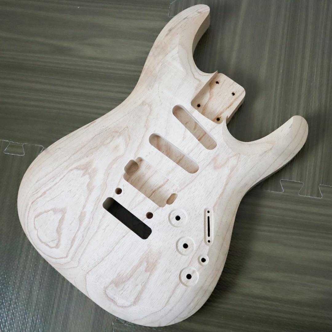 ② AKAI アカイ 赤井電機 エレキギター ボディ Yahoo!オークション - 赤井電機 AKAI Nineteen Ninetyseven