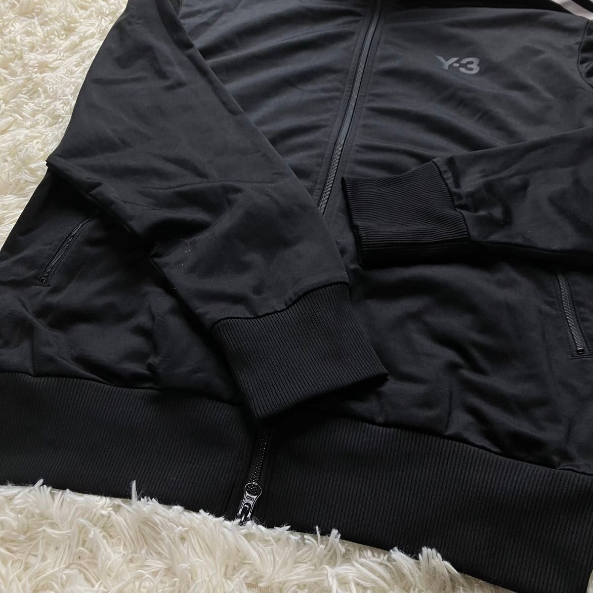希少】y-3 ワイスリー トラックジャケット love バックプリント 希少】y-3 ワイスリー トラックジャケット love バックプリント