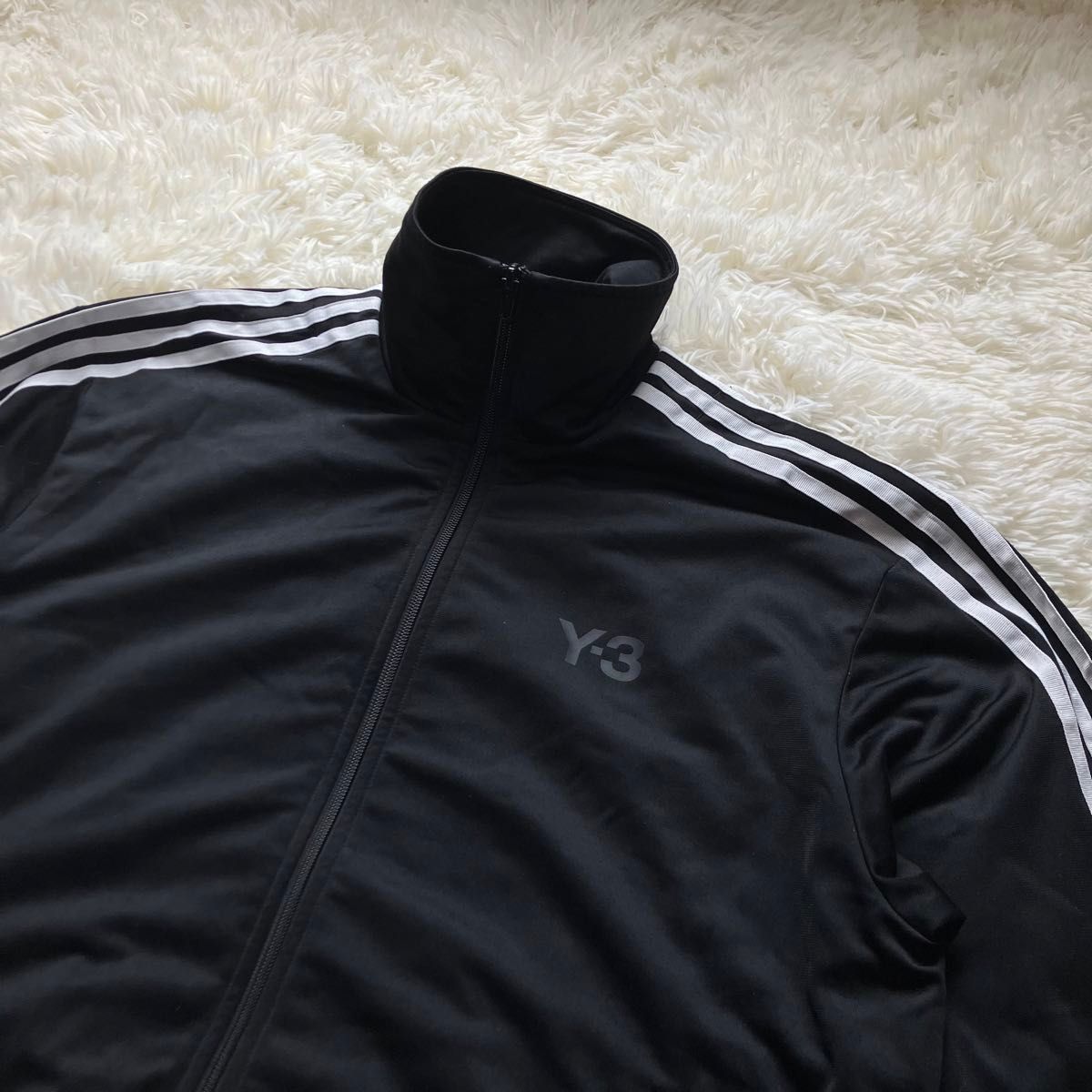 希少】y-3 ワイスリー トラックジャケット love バックプリント 希少】y-3 ワイスリー トラックジャケット love バックプリント