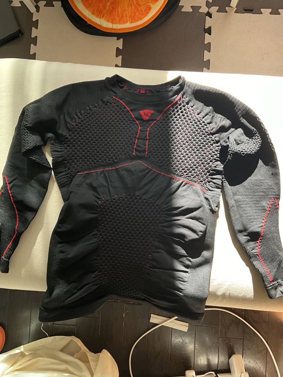 DAINESE ダイネーゼ　D-CORE THERMO TEE LS インナーウェア　防寒　保温　　バイクインナー　_画像3