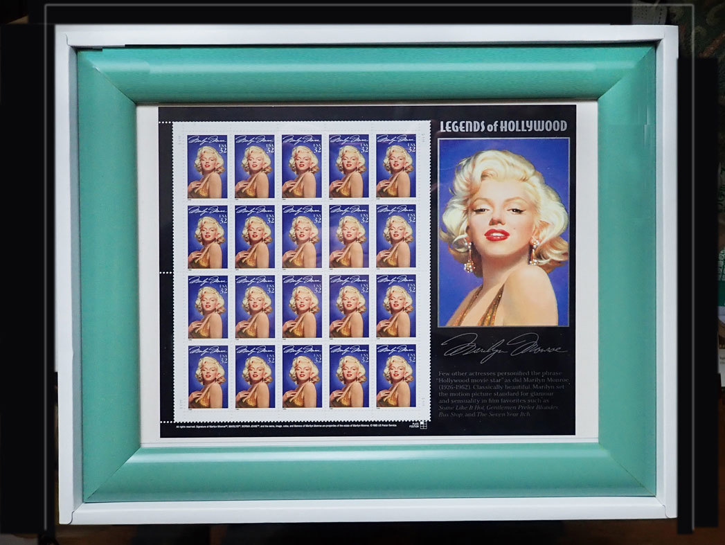 マリリンモンロー切手シート、1995年アメリカ、額縁付き、LEGENDS of HOLLYWOOD,切手シートサイズ24.5x19.2cm,フレーム30.8x25.0_画像2