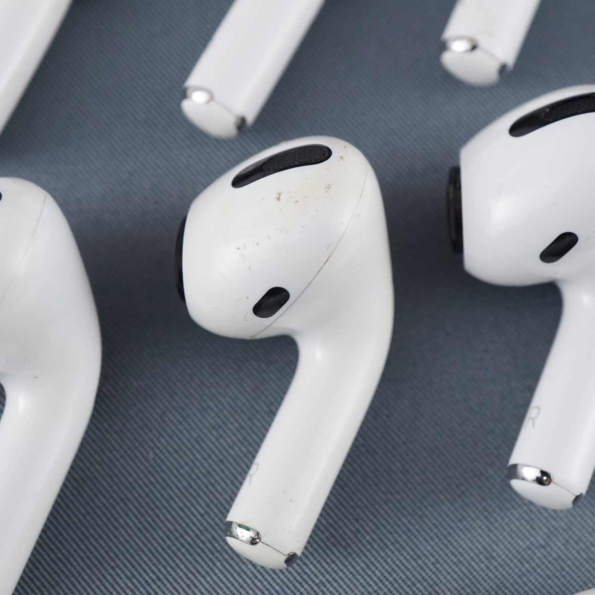 Apple AirPods Pro エアポッズ プロ 右イヤホンのみ USED品 20個 ノイズあり A2083 ワイヤレスイヤホン 右耳 片耳 【ジャンク】 KR V9826_画像9