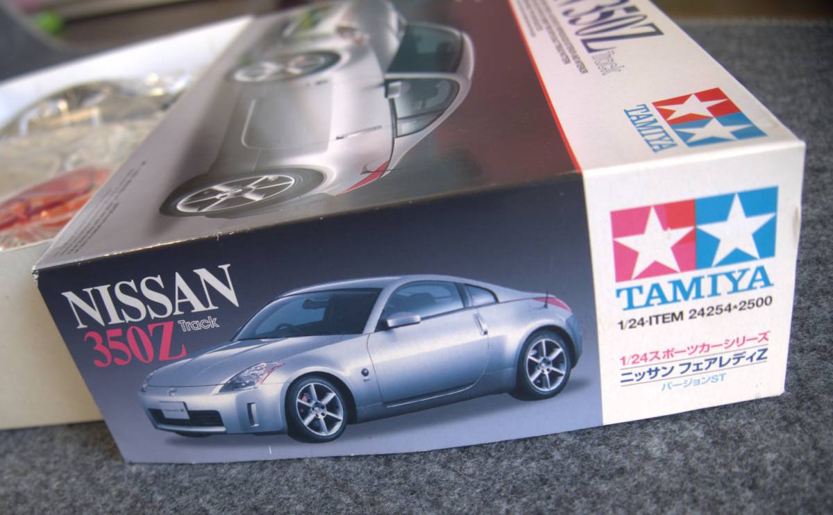 ◆◇タミヤ 1/24 ニッサン フェアレディZ 350Z 未組立◇◆_箱色褪せあります