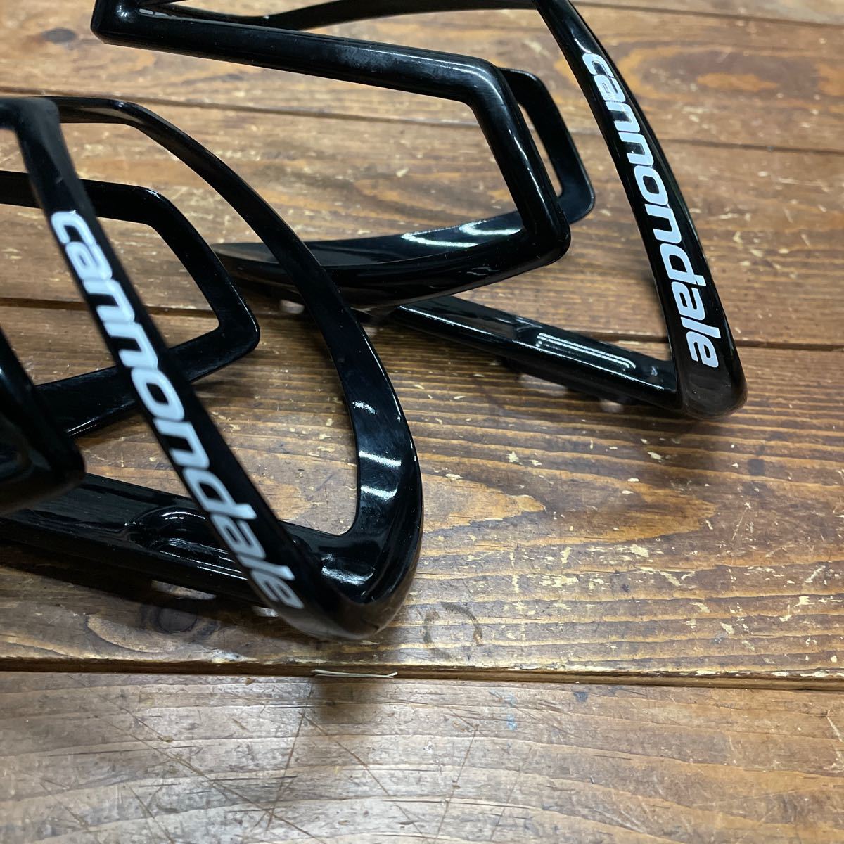 CANNONDALE キャノンデール ボトルケージ 形がカッコいい！綺麗！2個セット ブラック 黒 ボトルゲージ_画像4