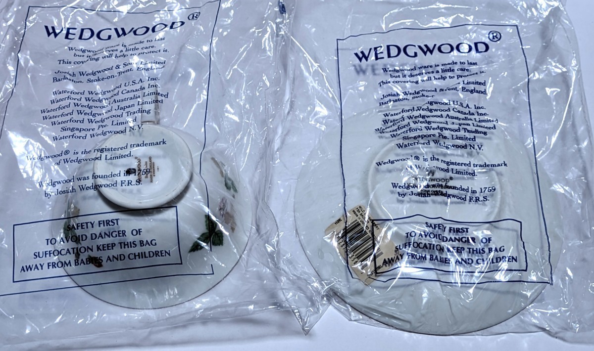 長期自宅保管現状品未使用? WEDGWOOD WILD STRAWBERRY ウエッジウッド ワイルドストロベリー カップ＆ソーサー ピオニー 箱付き(B)※箱難有_画像8